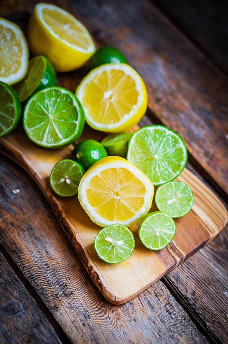Lemon lemons sour eat food health healthy kitchen cuttingboard wood