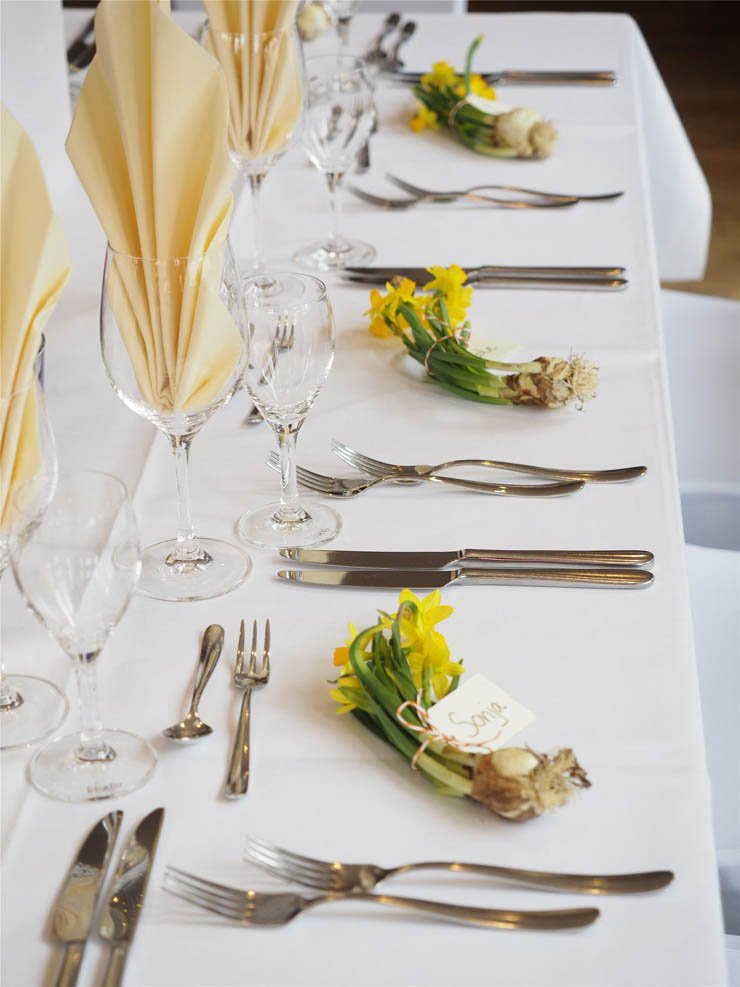 Wedding marriage romantic dinner table glasses napkin