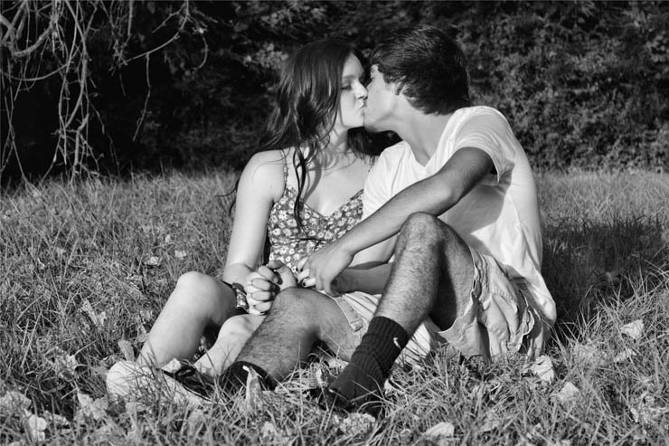 couple kissing kiss black white forest park nature romance romantic