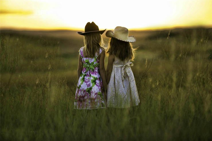 friends girls kids close sunset hat dresess nature sun sky hats