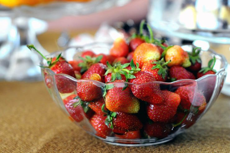 fruit fruits health healthy food bowl plate strawberry fresh