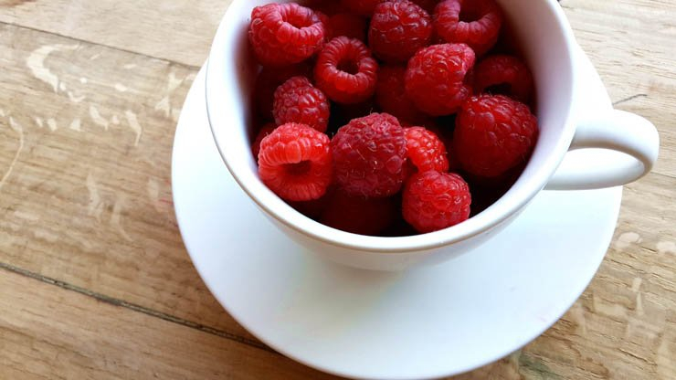 fruit fruits health healthy food cup mug berry berries blackberry raspberry