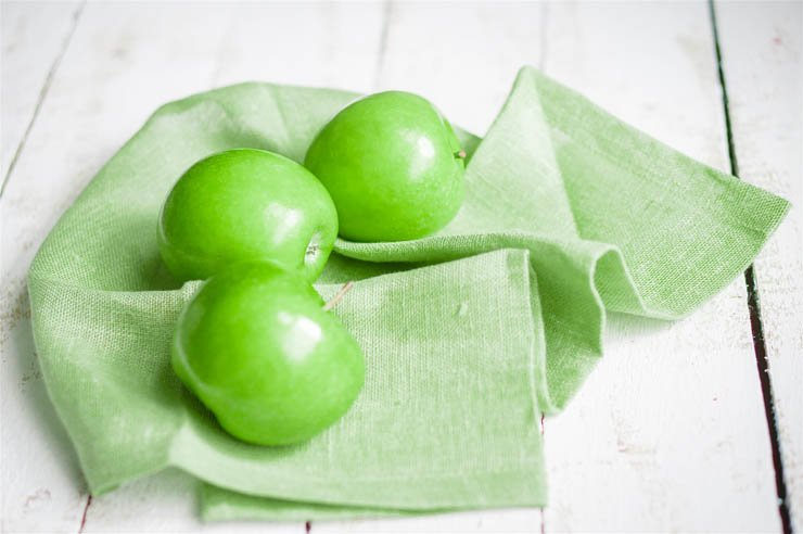 fruit fruits wood health healthy eat food apple green napkin