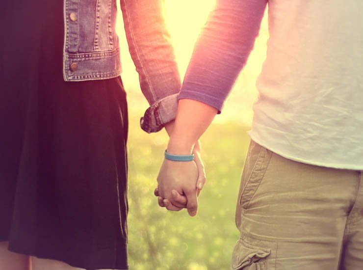 hold holding hands man woman couple love lover romantic romance care