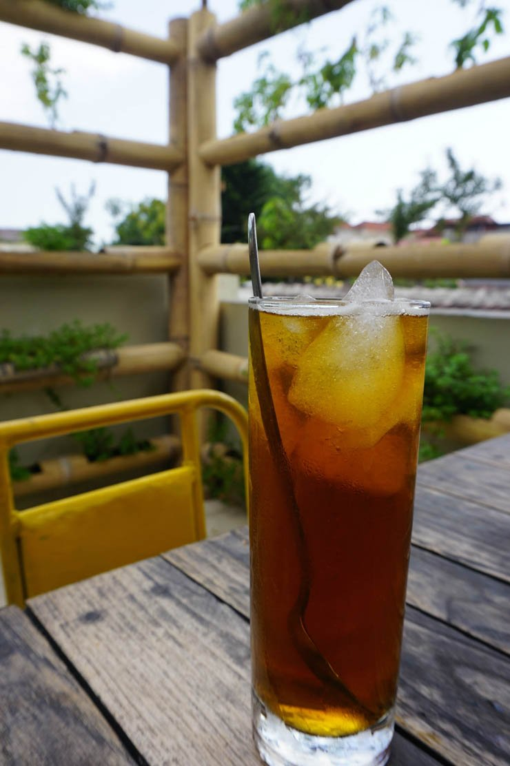 ice tea cocktail drink drins spoon cafe restaurant outdoor