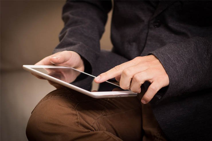 ipad tablet tech technology touch scroll swipe