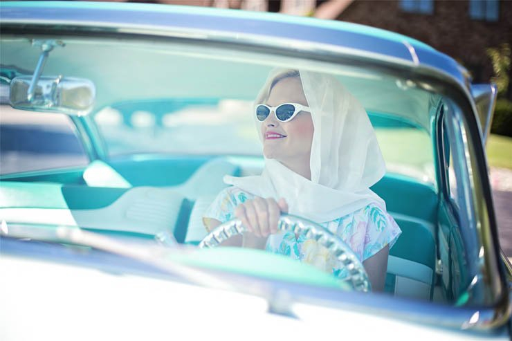 model modeling lady female woman beautiful pose posing fashion drive driving scarf sun glasses sunglasses
