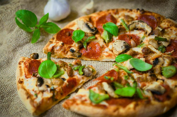 restaurant meal food dish eat cook cooking pizza italian slice pepproni mushroom