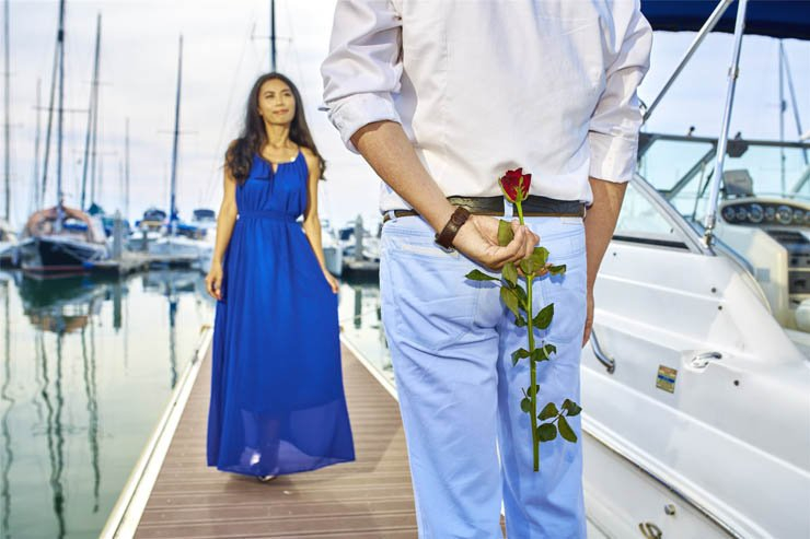 rose red flower woman man proposal dress sea yachts