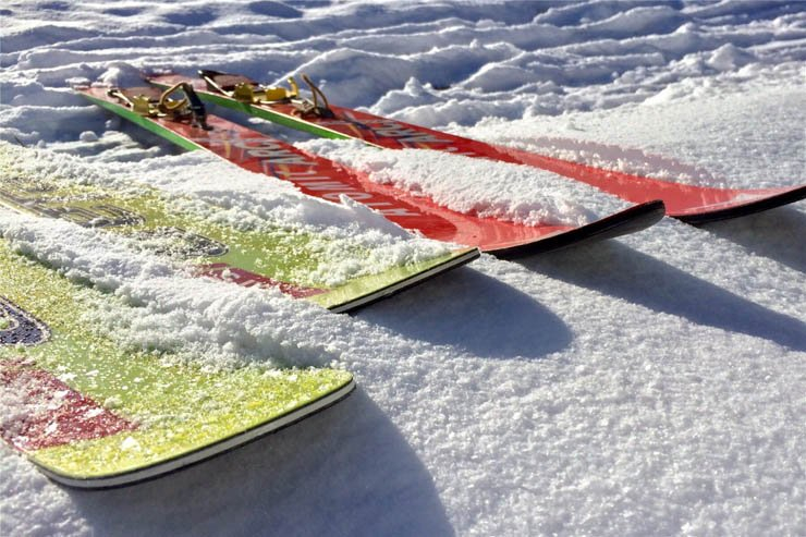 skis board boards ski skiing snow snowy winter sport