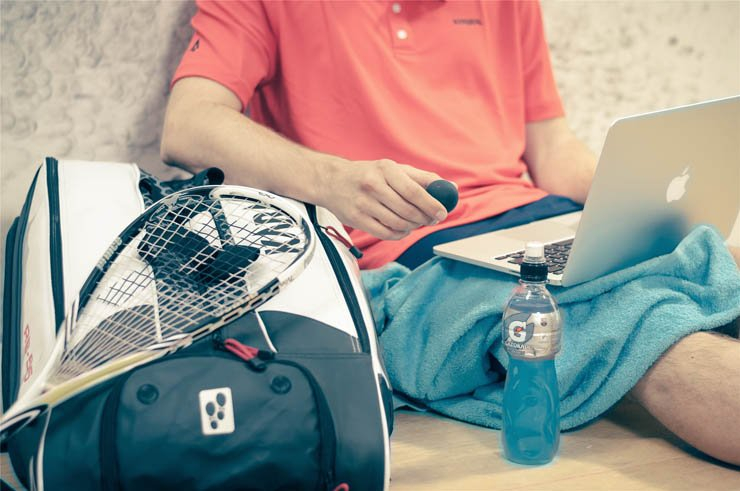 squash sport sports paddle racket bag bottle water drink energy ball balls laptop study tech technology mac macbook
