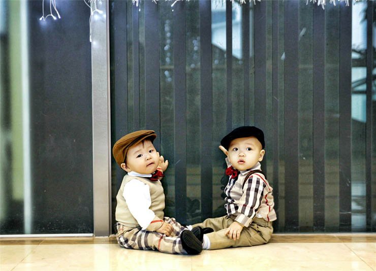 twins boys sit sitting floor hat baby id kids