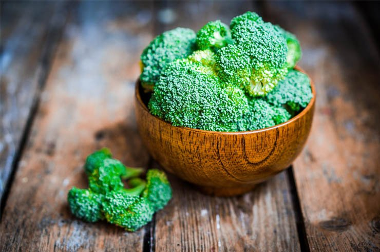 vegetable vegetables salad health healthy food diet eat restaurant broccoli table