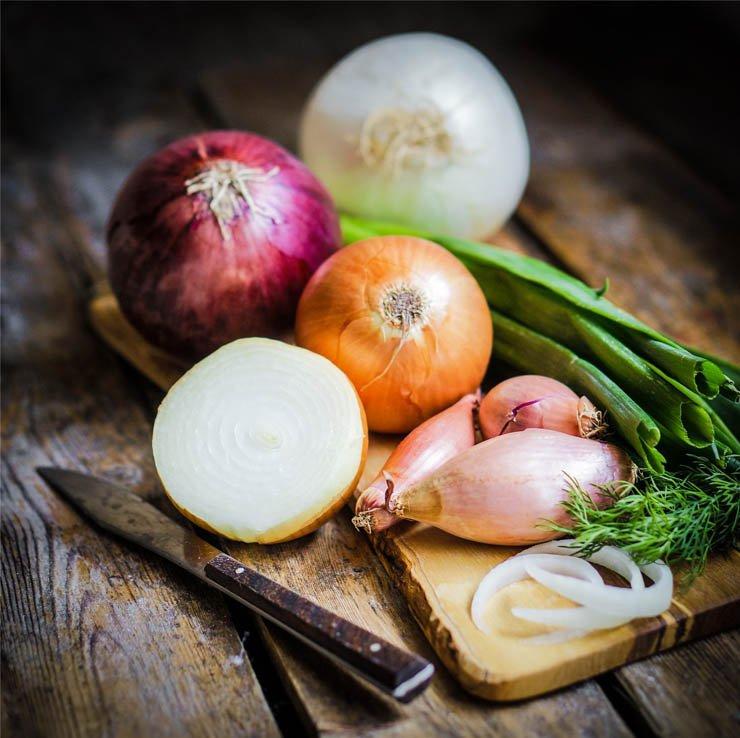 vegetable vegetables salad health healthy food diet eat restaurant onion knife