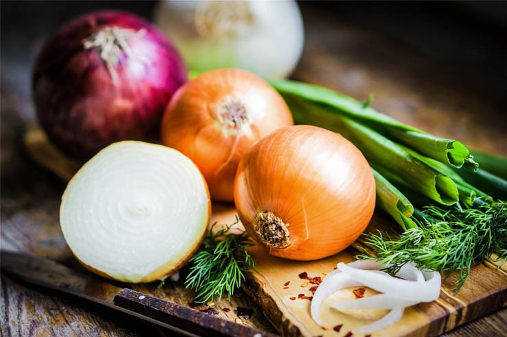 vegetable vegetables salad health healthy food diet eat restaurant onions onion knife