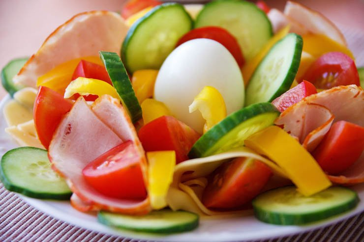 vegetables vegetable salad cucumber tomato egg plate health healthy food