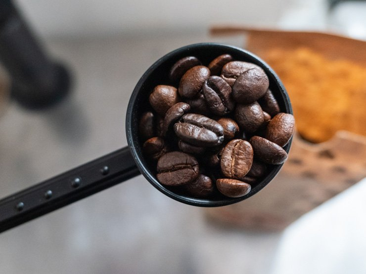 cafe espresso coffee barista shop coffeeshop drink drinks pour mug cup cappuccino spoon beans bean