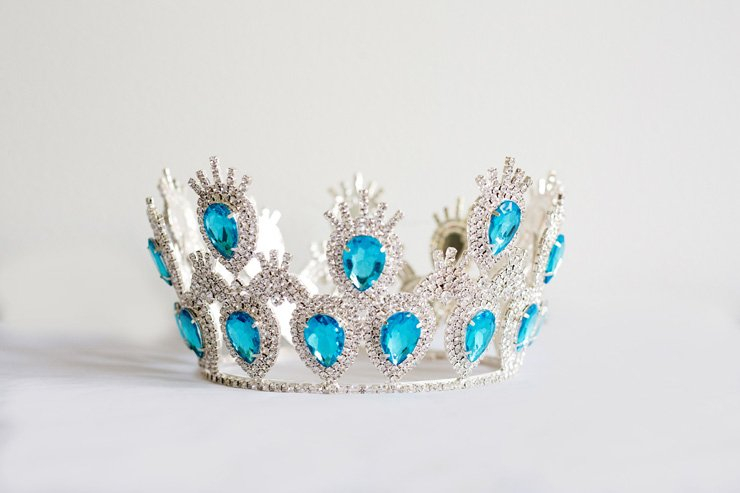 fashion beauty elegant elegance style stylish fashionista fashionable outfit crown blue diamond