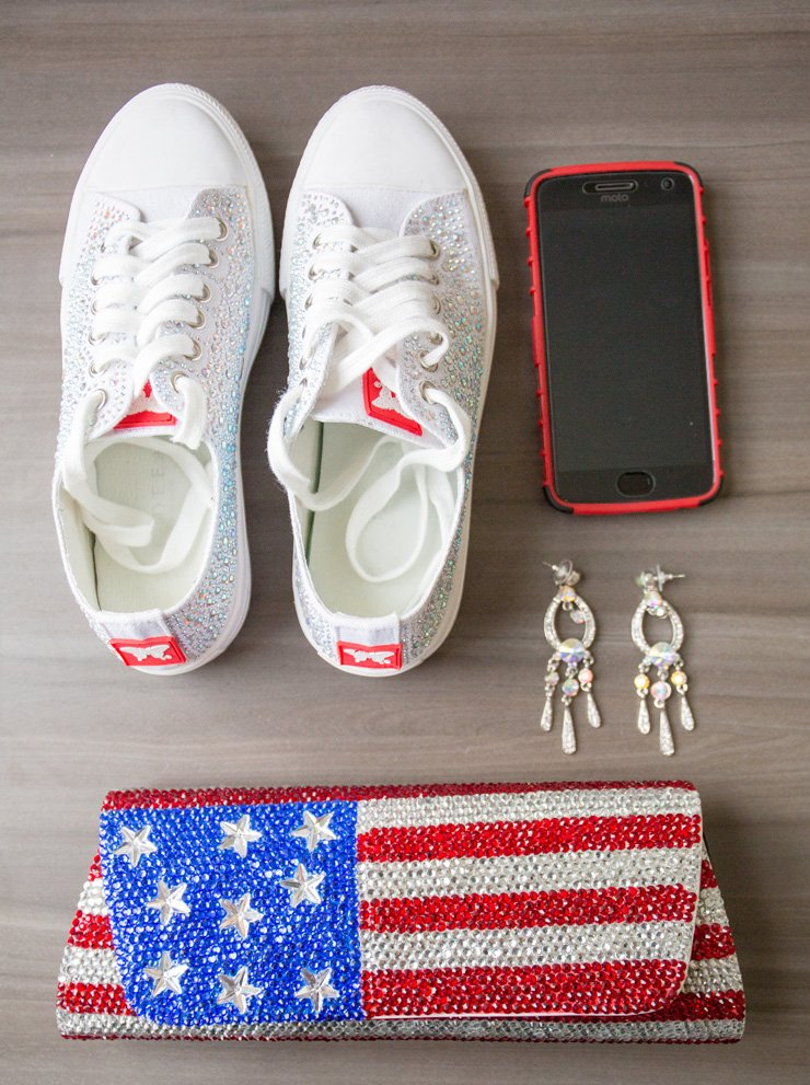 fashion beauty elegant elegance style stylish fashionista fashionable outfit white shoes flag bag usa america phone cellphone mobile earrings wood wooden ground