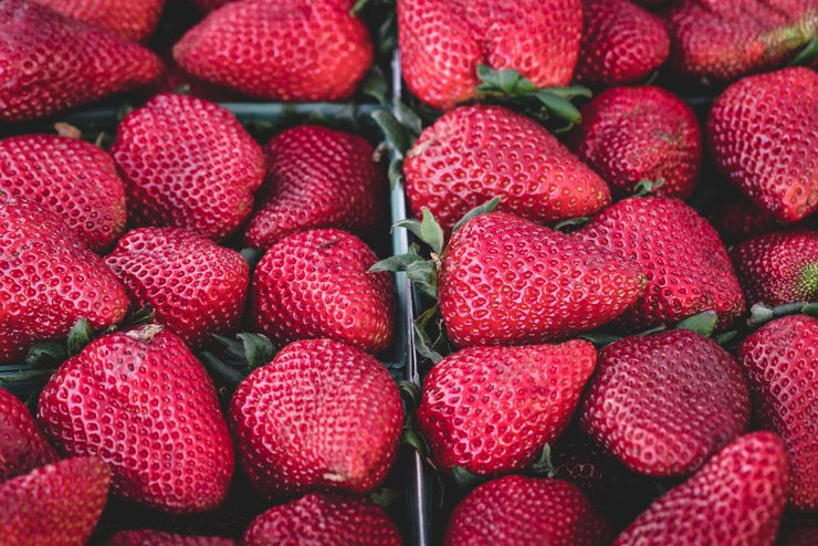 fruit fruits food foods strawberry box boxes basket