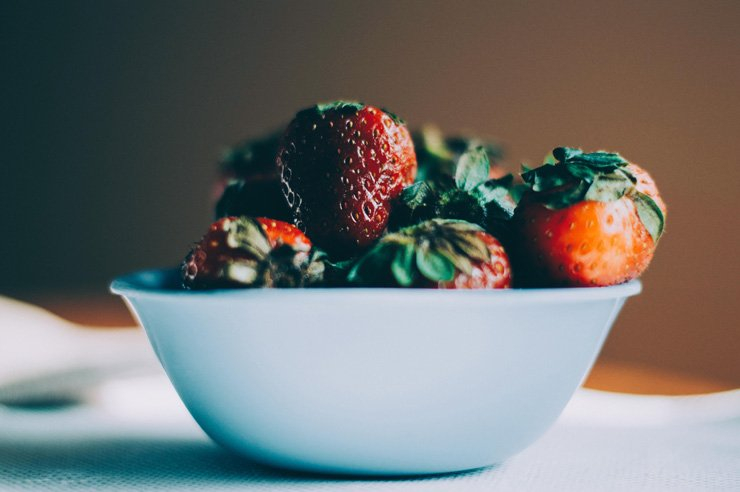 fruit fruits food health healthy vitamin vitamins strawberry bowl glass