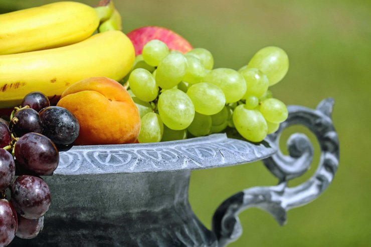 fruit fruits food healthy health diet banana grapes apple apricot