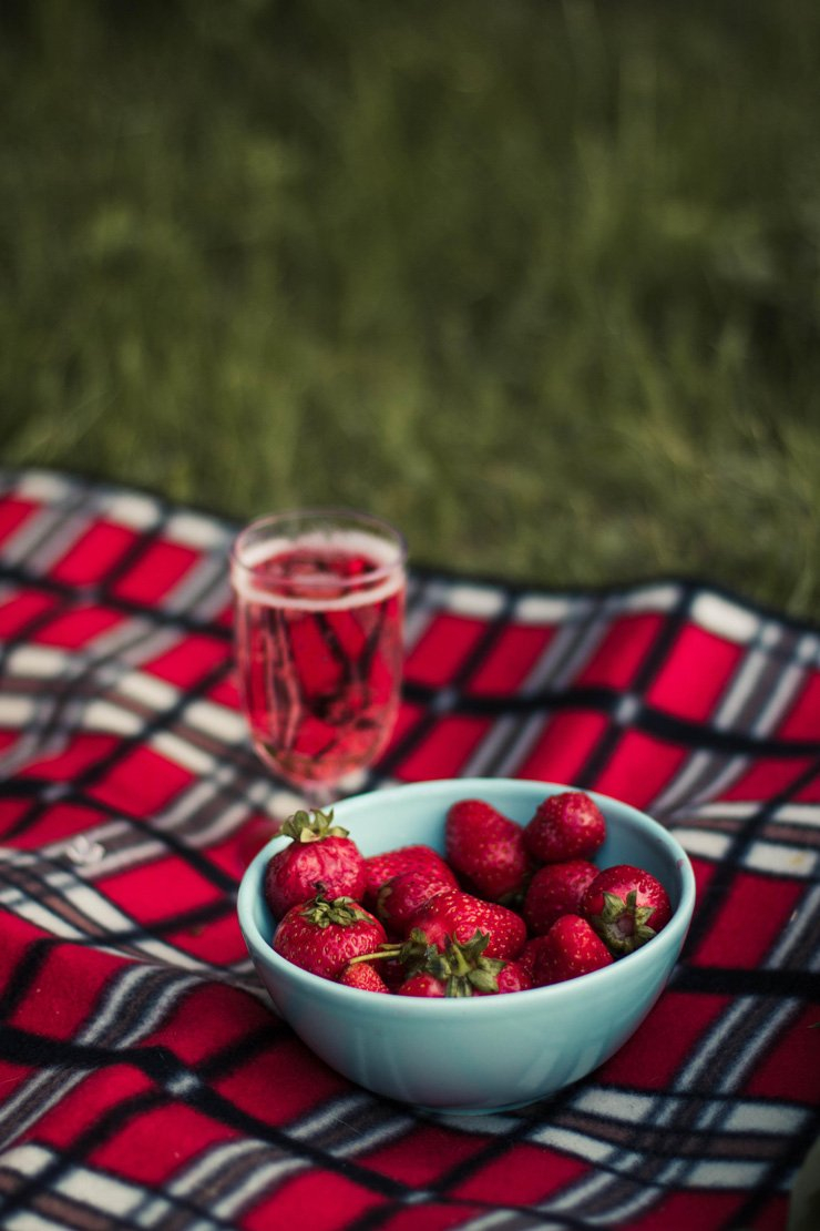 fruit fruits food healthy health diet bowl strawberry soda picnic sheet garden park