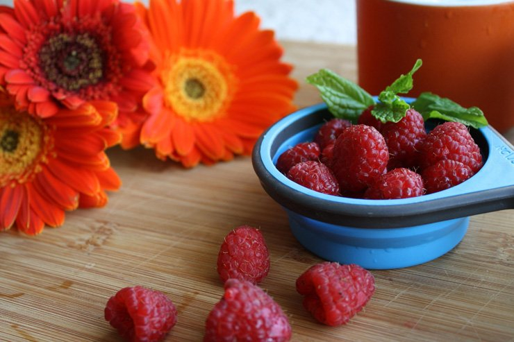 fruit fruits food healthy health diet raspberry bowl