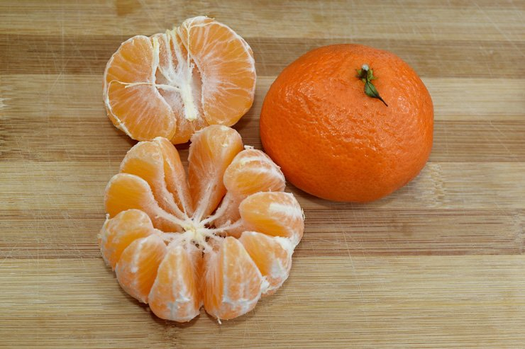 fruit fruits food healthy health diet vitamin tangerine wood wooden table
