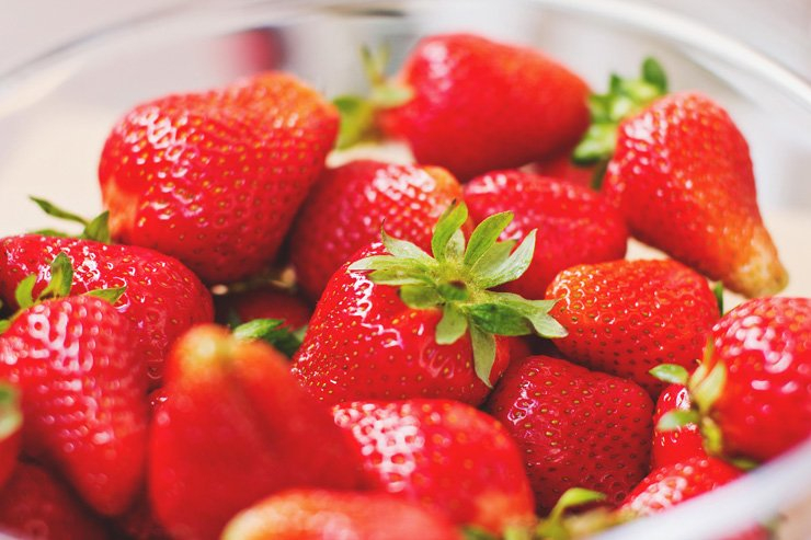 fruit fruits food healthy health strawberry bowl