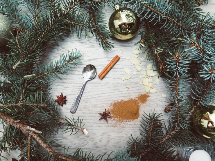 holidays eve snow christmas xmas holiday tree decoration decorations new year cinnamon spoon ball ornament