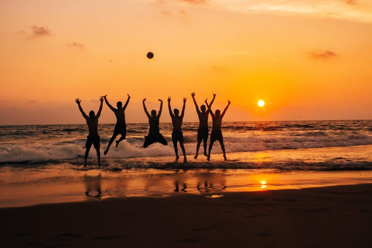 lifestyle fun activity activties play friends friend sunset beach sea ocean playful game wave waves
