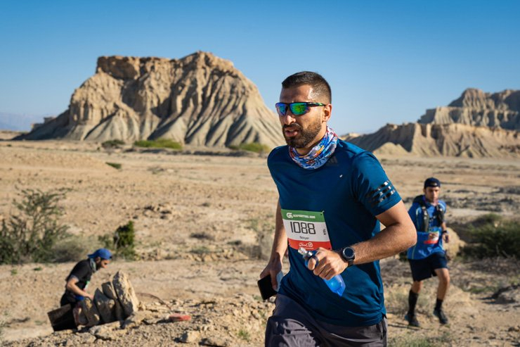 marathon desert racer race racing running run sports sport competition
