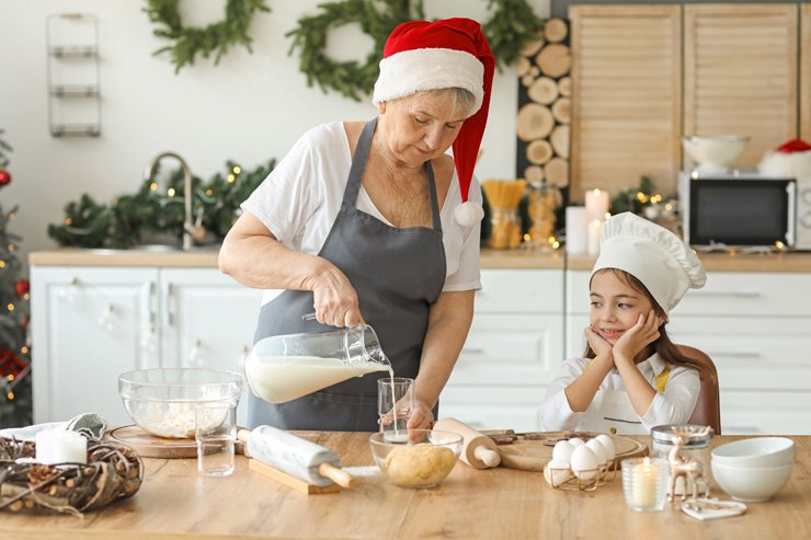 mom cookie family mother bake baking kitchen cooking grandmother grandma christmas xmas holiday cookies daughter sweet