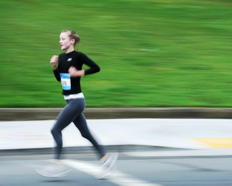 sport sports health running run jogging workout marathon woman race training healthy fit fitness sprint
