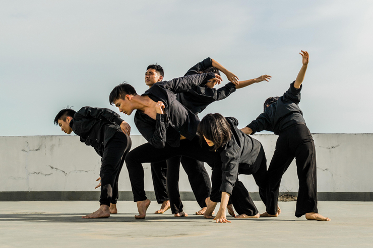 
									Group Performing